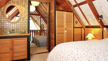 House | 3 bedrooms, individually furnished, bed sheets