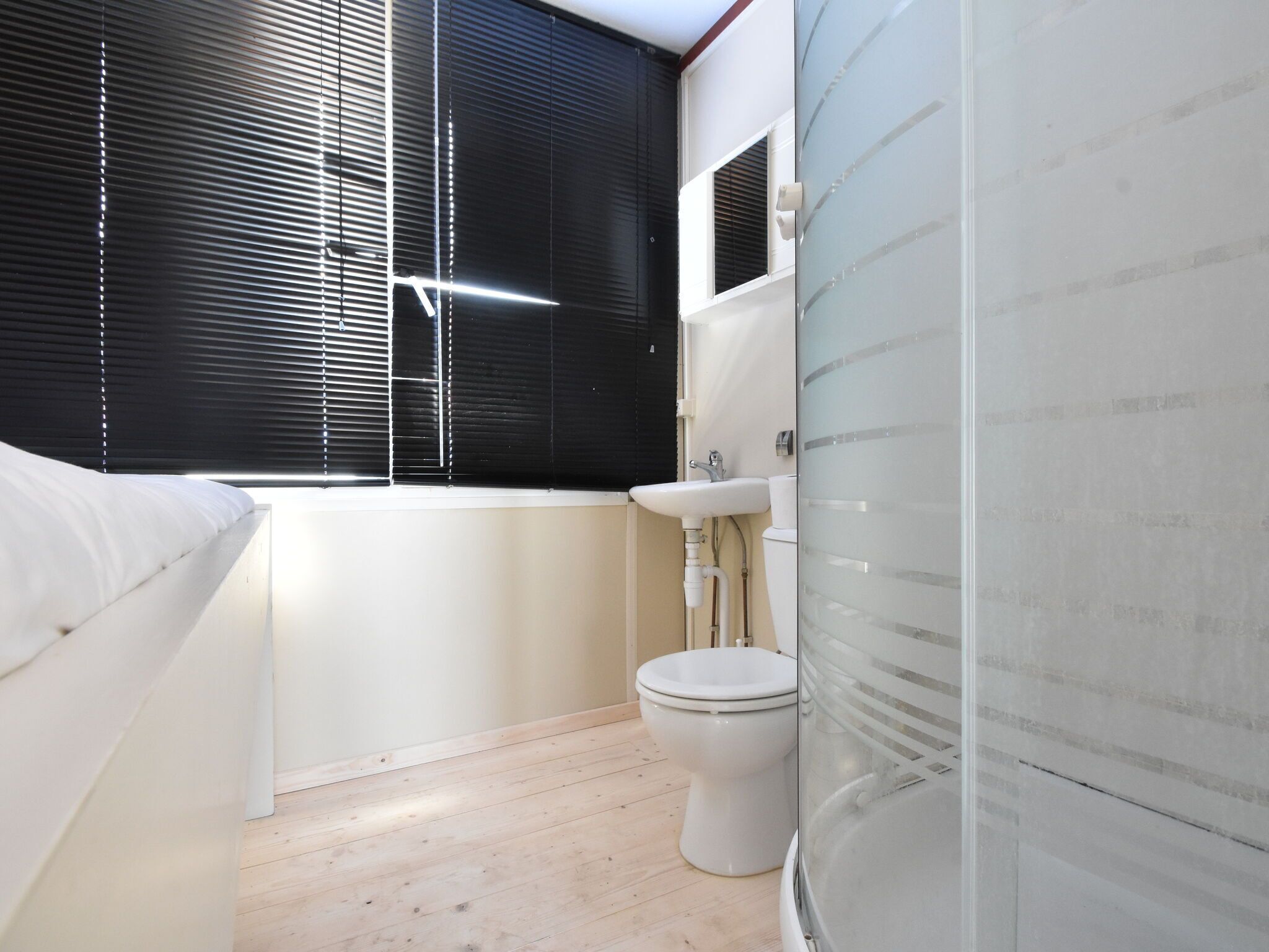 House | Bilik Mandi | Pancuran mandi 