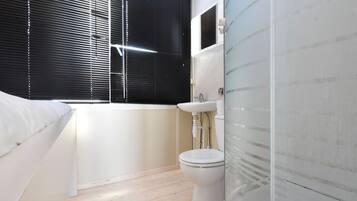 House | Bilik Mandi | Pancuran mandi
