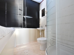Bathroom - Modern Holiday Home Near Castricum aan Zee on Beach (Castricum)