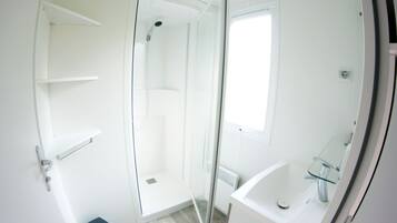 Chalet | Kamar mandi | Shower
