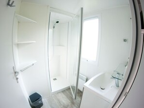 Chalet | Kamar mandi | Shower