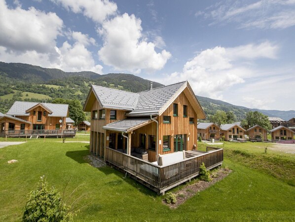 Chalet | Exterior - Attractive Chalet With Whirlpool (Sankt Georgen am Kreischberg)