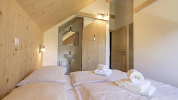 Chalet | 5 bedrooms, individually furnished