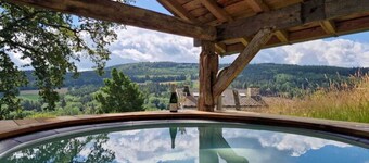 Luxurious Chalet with Hot Tub & Sauna in Thirimont