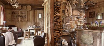 Luxurious Chalet with Hot Tub & Sauna in Thirimont
