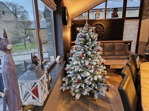 House | Dining - Family fun Near Redu Center (Libin)