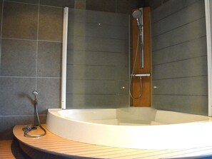 House | Bathroom