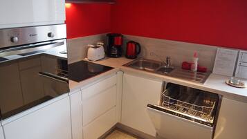 Nhà | Bếp riêng | Dụng cụ pha cà phê/trà, ấm điện, lò nướng bánh mì, ghế cao cho trẻ em