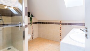 Shower - Luxury Apartment in Babice Czech Republic With Swimming Pool (Babice)