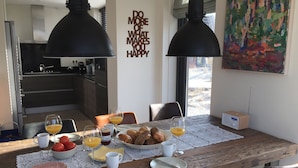 Dining - Beautiful new Villa With Sauna Surrounded by Dune Reserve Near the sea (Egmond aan den Hoef)