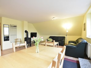 Apartment | Dining