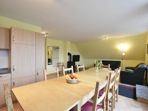 Apartment | Private kitchen | Highchair - 5-zimmer-ferienunterkunft in Zierow mit Garten (Zierow)