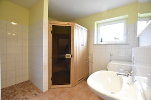 Apartment | Bathroom