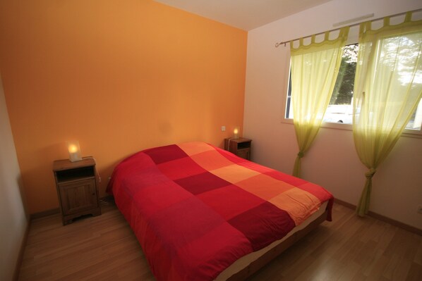 House | 4 bedrooms, individually furnished, bed sheets