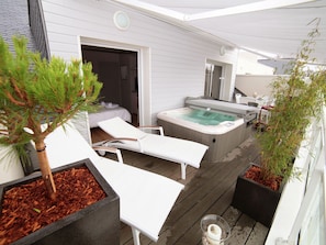Apartment | Balcony - Modern Apartment Near Beach in Benodet France (Benodet)