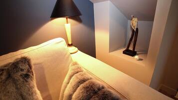 1 bedroom, individually furnished, bed sheets