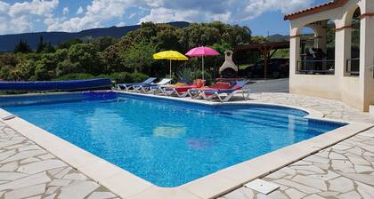 Air-conditioned Villa With Heated Pool, Guesthouse and Stunning Views
