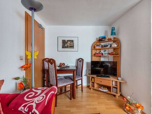 Apartment | Dining