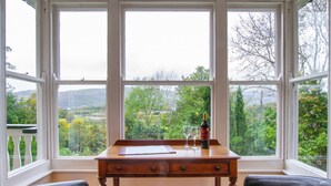 Unclassified image, 2 of 21, button - Quaint Holiday Home in Arthog Overlooking Estuary (Arthog)