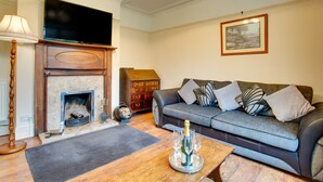 Unclassified image, 5 of 21, button - Quaint Holiday Home in Arthog Overlooking Estuary (Arthog)
