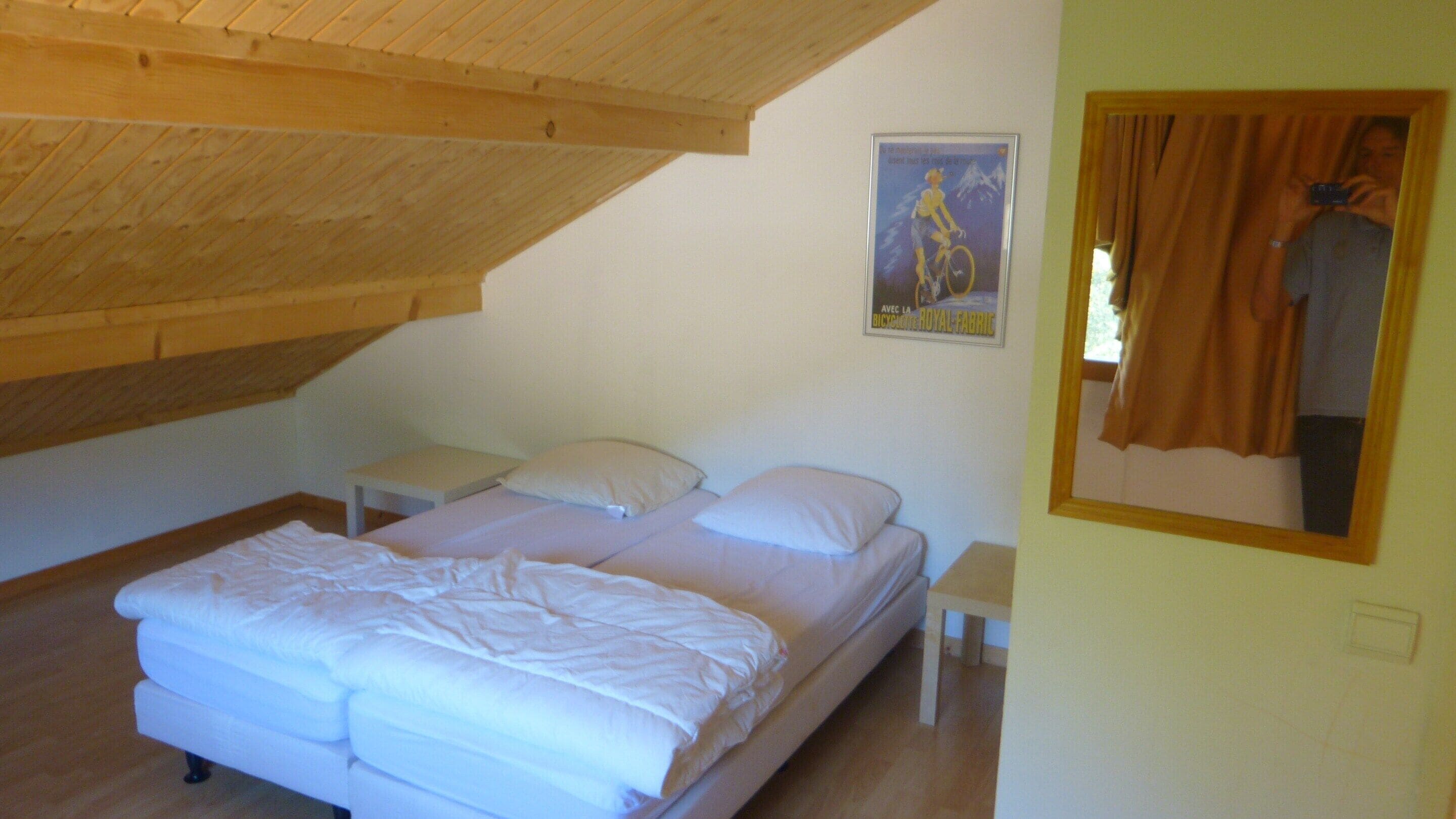 4 habitaciones y muebles diferentes 