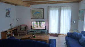Chalet | Sala de estar | Un reproductor de DVD