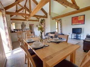 Dining - Beautiful Cottage in Ilfracombe With Garden (Ilfracombe)