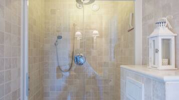 Villa | Bathroom