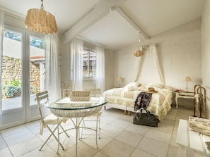 Villa | Room amenity - Villa in Les Issambres Near the Sea (Roquebrune-sur-Argens)
