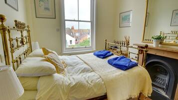 4 bedrooms, individually furnished, bed sheets