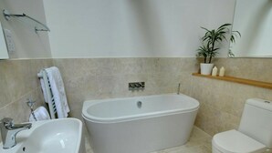 Unclassified image, 4 of 13, button - Charming Holiday Home in Faversham With Garden (Faversham)