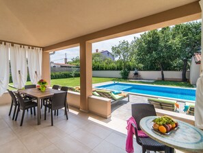 Villa | Balcony