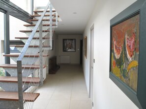 Reception - Spacious Villa in Rochefort-du-gard With Swimming Pool (Rochefort-du-Gard)