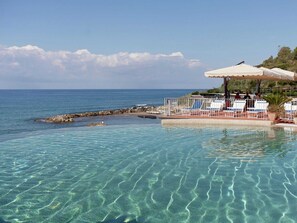 Apartment | Pool | Outdoor pool