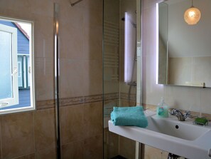 Bathroom - Stylish Holiday Home in South Holland by the Forest (Noordwijkerhout)