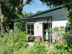 Exterior - Graceful Holiday Home in Schoorl With Fenced Garden (Schoorl)