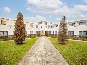 Villa | View from property - Modern Villa with Large Garden by the Water with Hot Tub & Infrared Sauna (Zeewolde)