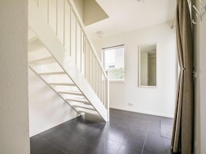 Villa | Interior - Modern Villa with Large Garden by the Water with Hot Tub & Infrared Sauna (Zeewolde)