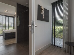 House | 3 bedrooms, individually furnished, iron/ironing board, bed sheets