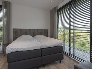 Maison | 3 chambres, ameublement personnalisé, fer et planche à repasser