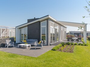 House | Exterior - Modern Apartment in Zeeland With Sunset Views (Wemeldinge)