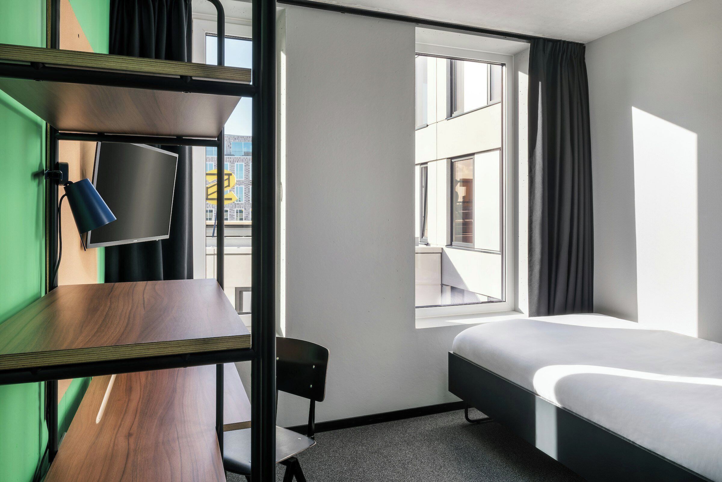 Standard Single Room | Premium bedding, in-room safe, desk, laptop workspace