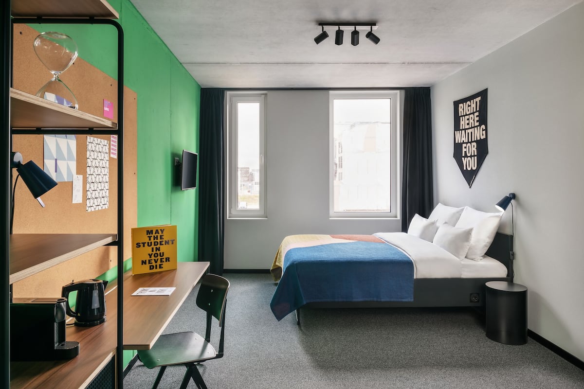 deluxe double room, 1 queen bed | premium bedding, in-room safe, desk, laptop workspace