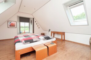 House | 5 bedrooms, individually furnished, bed sheets - Holiday Home Near Dutch Coast & Sauna (Schagerbrug)