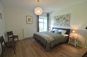 House | 8 bedrooms, iron/ironing board, bed sheets - Swolgen Estate With Sauna (Swolgen)