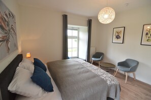 Maison | 8 chambres, fer et planche à repasser, literie fournie