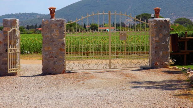 Property grounds - Cozy Holiday Villa in Grosseto With Swimming Pool (Grosseto)