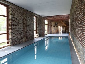 Casa | Piscina | Piscina interna, piscina externa