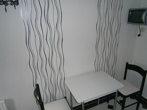 Apartment | Dining - Charming Apartment in Wischuer With Private Terrace (Biendorf)
